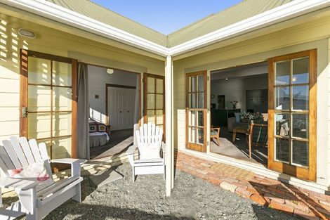 Photo of property in 465 Muritai Road, Eastbourne, Lower Hutt, 5013