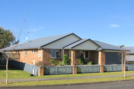 Photo of property in 19 Shannon Place, Nawton, Hamilton, 3200