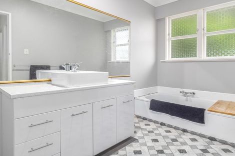 Photo of property in 4 Graham Street, Levin, 5510