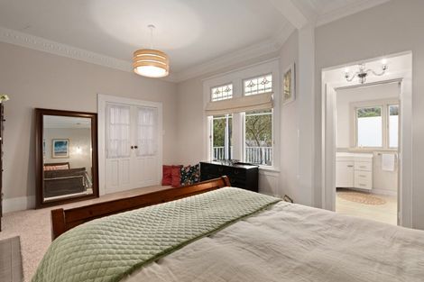 Photo of property in 114 Cliffs Road, Saint Clair, Dunedin, 9012