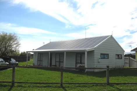 Photo of property in 14 Tawa Street, Tokomaru, Palmerston North, 4474