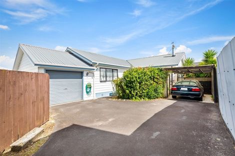 Photo of property in 1/162 Don Buck Road, Massey, Auckland, 0614