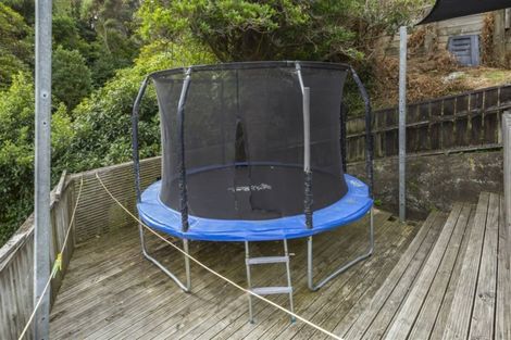 Photo of property in 21 Kiriwai Road, Paremata, Porirua, 5024