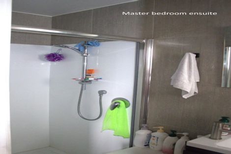 Photo of property in 7 Halloran Place, Massey, Auckland, 0614