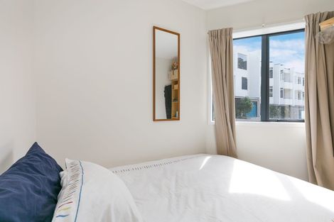 Photo of property in 28 Lawson Place, Mount Victoria, Wellington, 6011