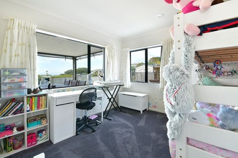 Photo of property in 16 Double Bay Place, Army Bay, Whangaparaoa, 0930