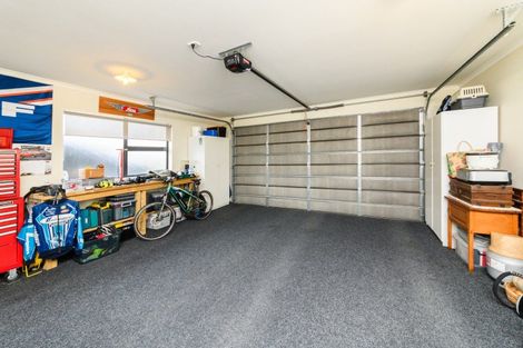 Photo of property in 4a Silkwood Place, Fitzherbert, Palmerston North, 4410