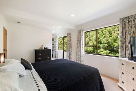 Photo of property in 20 Barlow Place, Chatswood, Auckland, 0626