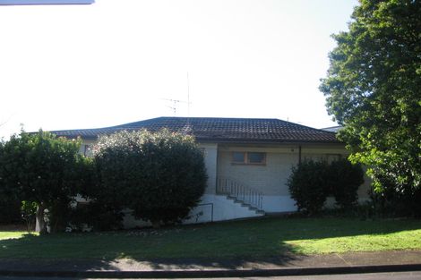 Photo of property in 2 Polandson Place, Opaheke, Papakura, 2113