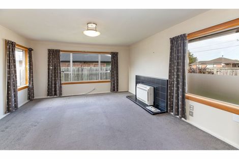 Photo of property in 32 Bentley Street, Russley, Christchurch, 8042