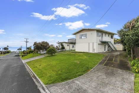 Photo of property in 3 Capitol Road, Matakatia, Whangaparaoa, 0930