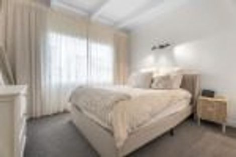 Photo of property in 1/2 Edwards Avenue, Henderson, Auckland, 0610