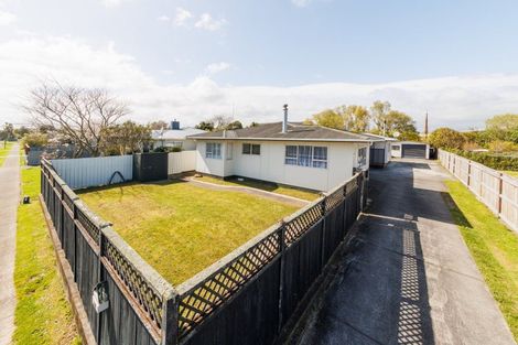 Photo of property in 34 Geraldine Crescent, Cloverlea, Palmerston North, 4412