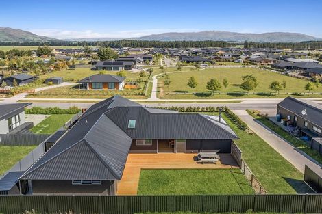 Photo of property in 9 Brewster Crescent, Lake Hawea, Wanaka, 9382