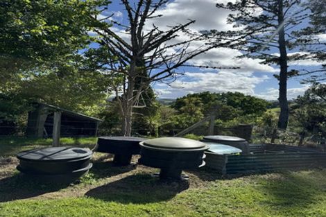Photo of property in 43 The Pines Road, Paparoa, 0571