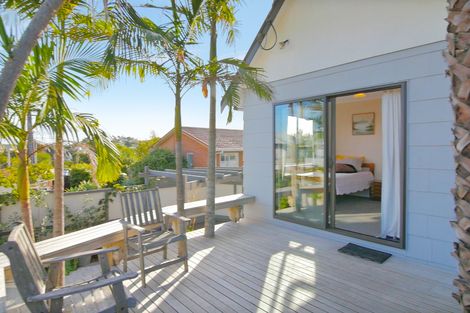 Photo of property in 1/82a Pupuke Road, Hillcrest, Auckland, 0627