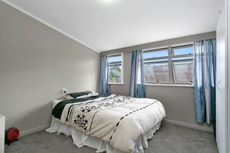 Photo of property in 28 Queen Street, Cambridge, 3434