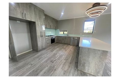 Photo of property in 31 Te Aramanu Crescent, Papakura, 2110