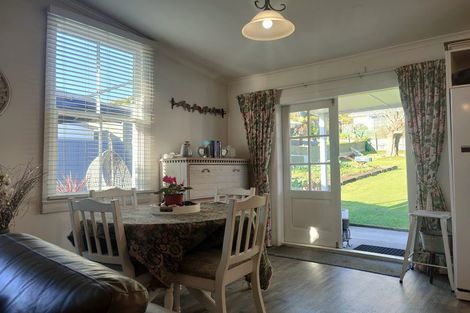 Photo of property in 108 Waikawa Road, Picton, 7220