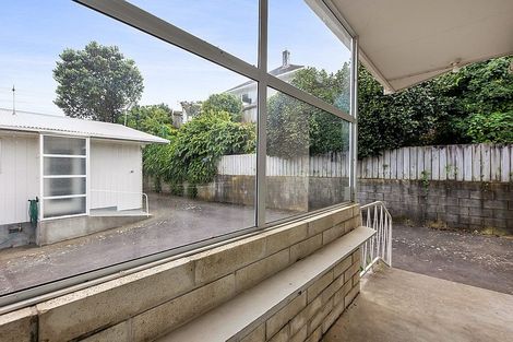Photo of property in 15b Parsons Street, Vogeltown, New Plymouth, 4310