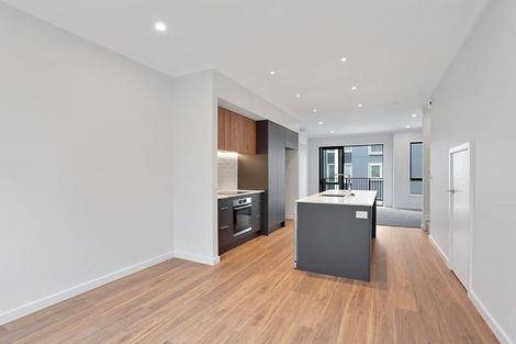 Photo of property in 4/35 Marine Parade, Hobsonville, Auckland, 0616