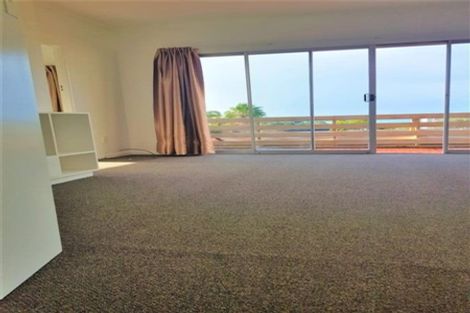 Photo of property in 15 Scarboro Terrace, Murrays Bay, Auckland, 0630