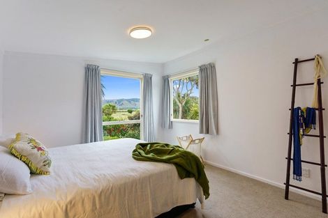 Photo of property in 321 Te Horo Beach Road, Te Horo Beach, Otaki, 5581