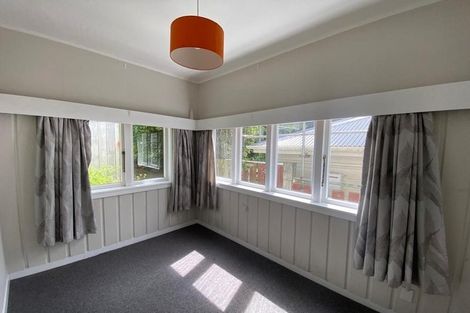 Photo of property in 62 Kelburn Parade, Kelburn, Wellington, 6012