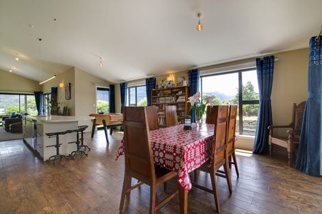 Photo of property in 33 Benmore Place, Glenorchy, 9372