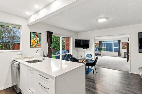 Photo of property in 2/23 Montclare Avenue, Ilam, Christchurch, 8041