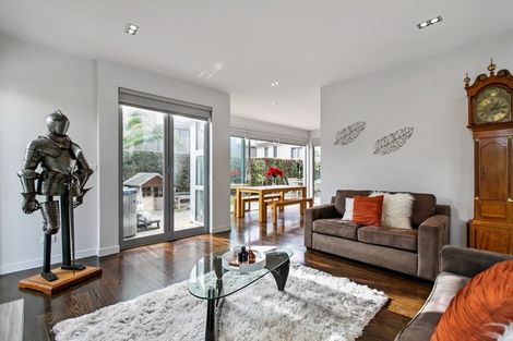 Photo of property in 14a Lomond Street, Takapuna, Auckland, 0622