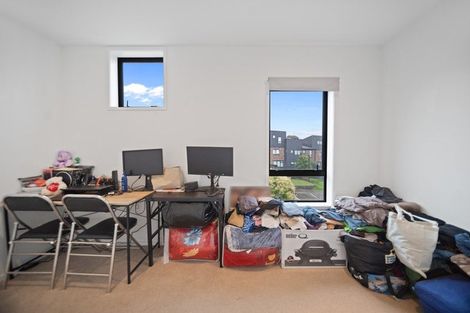 Photo of property in 14 Rara Lane, Manukau, Auckland, 2104