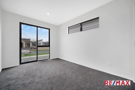 Photo of property in 15 Combat Street, Papakura, 2110
