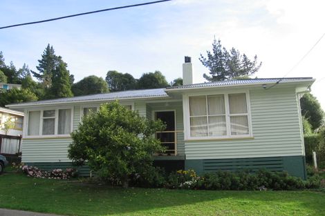 Photo of property in 25 Thomson Grove, Stokes Valley, Lower Hutt, 5019