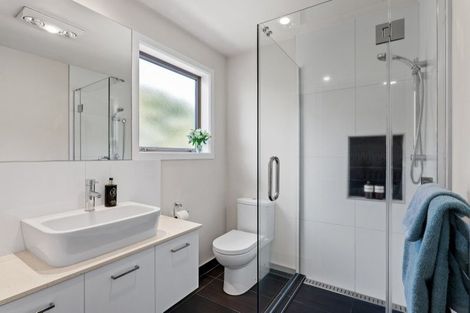 Photo of property in 40 Pitcairn Crescent, Bryndwr, Christchurch, 8053