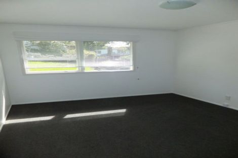 Photo of property in 46 Deuxberry Avenue, Northcote, Auckland, 0627