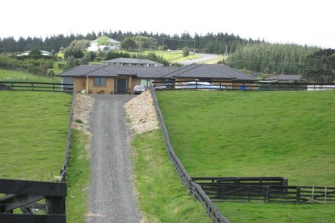Photo of property in 221 Oraha Road, Kumeu, 0892