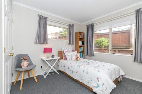 Photo of property in 15 Highbury Place, Nawton, Hamilton, 3200