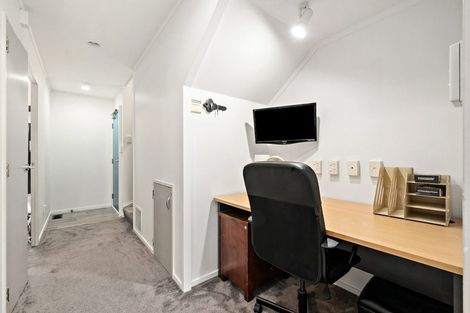 Photo of property in 18/3 Kelvin Grove, Te Aro, Wellington, 6011