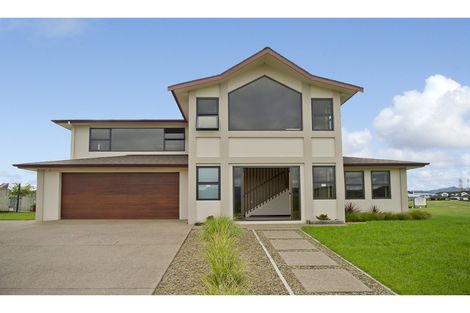 Photo of property in 10 Hei Esplanade, Whitianga, 3510