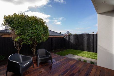 Photo of property in 2/27 Division Street, Riccarton, Christchurch, 8041