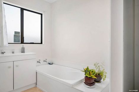 Photo of property in 2/227 Shirley Road, Papatoetoe, Auckland, 2025