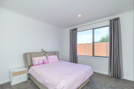 Photo of property in 18 Phoenix Palms Grove, Levin, 5510