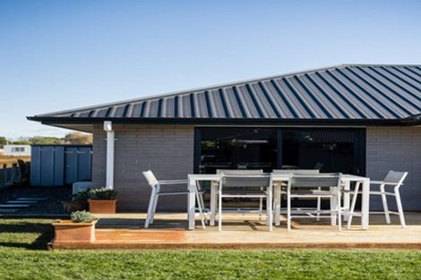 Photo of property in 54 Norfolk Drive, Cambridge, 3434