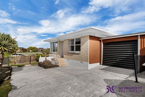 Photo of property in 2/17 Jenelin Road, Glendene, Auckland, 0602