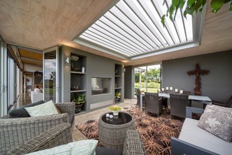 Photo of property in 155 Veale Road, Ridgewood, New Plymouth, 4371