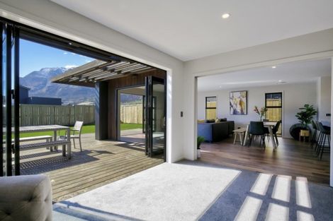 Photo of property in 24 Shepherd Road, Jacks Point, Queenstown, 9371