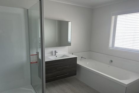 Photo of property in 17 Te Kaka Place, Omokoroa, 3114