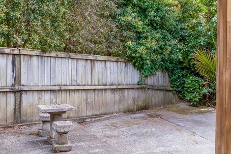 Photo of property in 9 Raroa Terrace, Waiatarua, Auckland, 0604