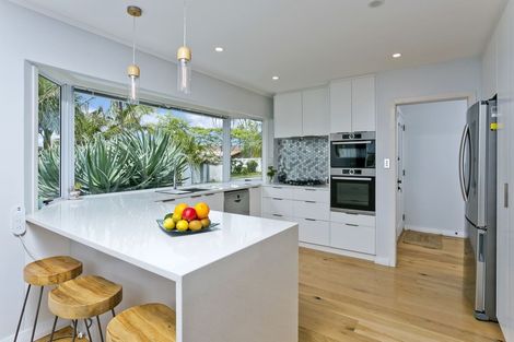 Photo of property in 154 Oaktree Avenue, Browns Bay, Auckland, 0630